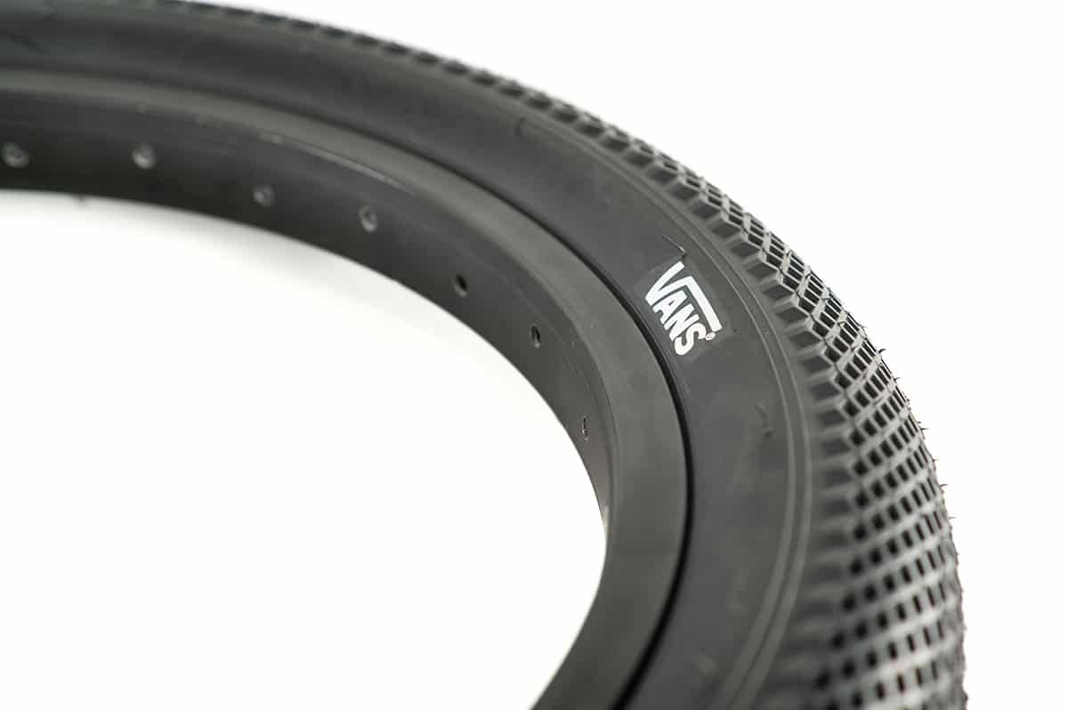 CULT X VANS 16" TIRE BLACK 2.30" 2 CULT X VANS 16" TIRE BLACK 2.30"