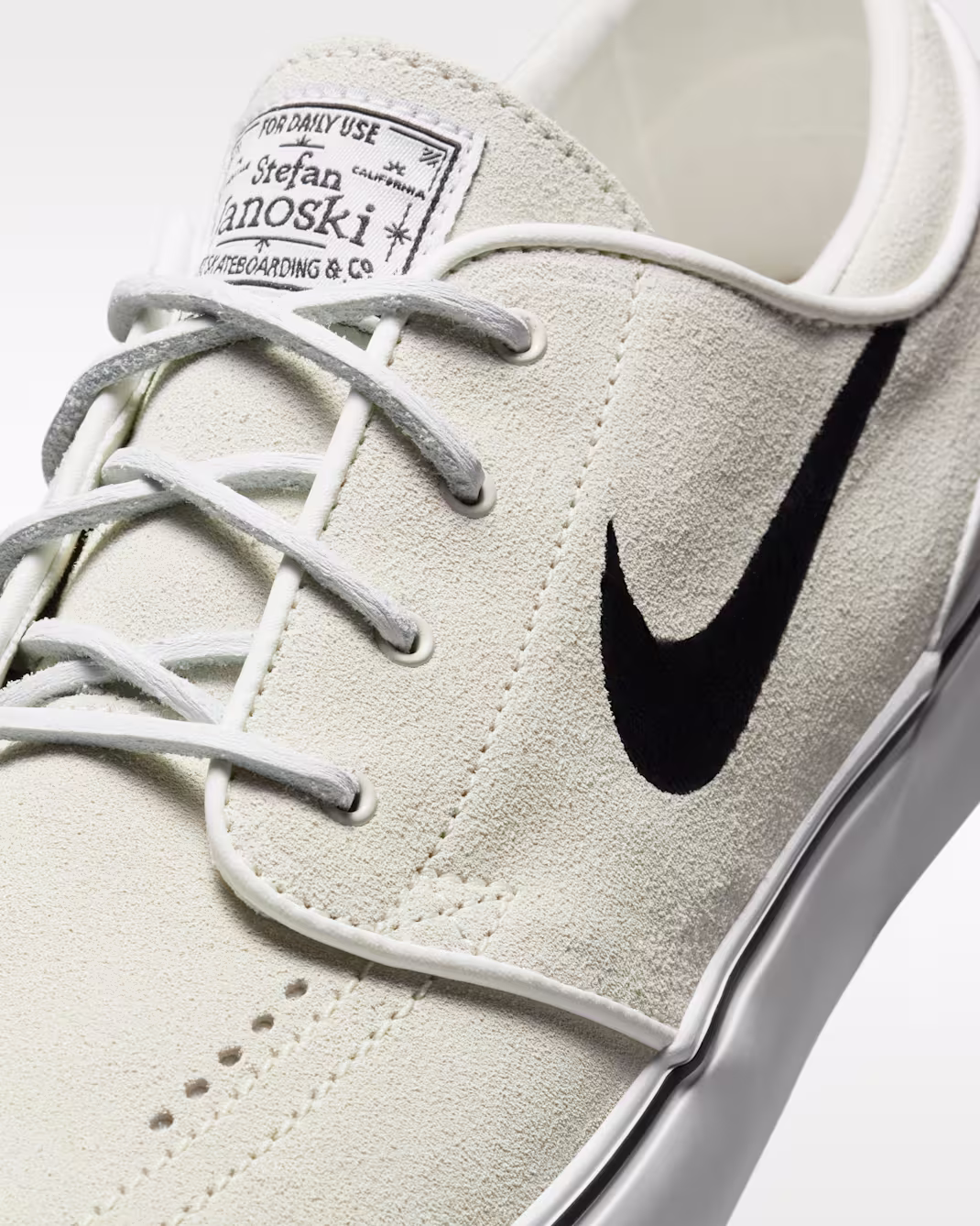 NIKE SB ZOOM JANOSKI OG+ summit white/black 2 NIKE SB ZOOM JANOSKI OG+ summit white/black